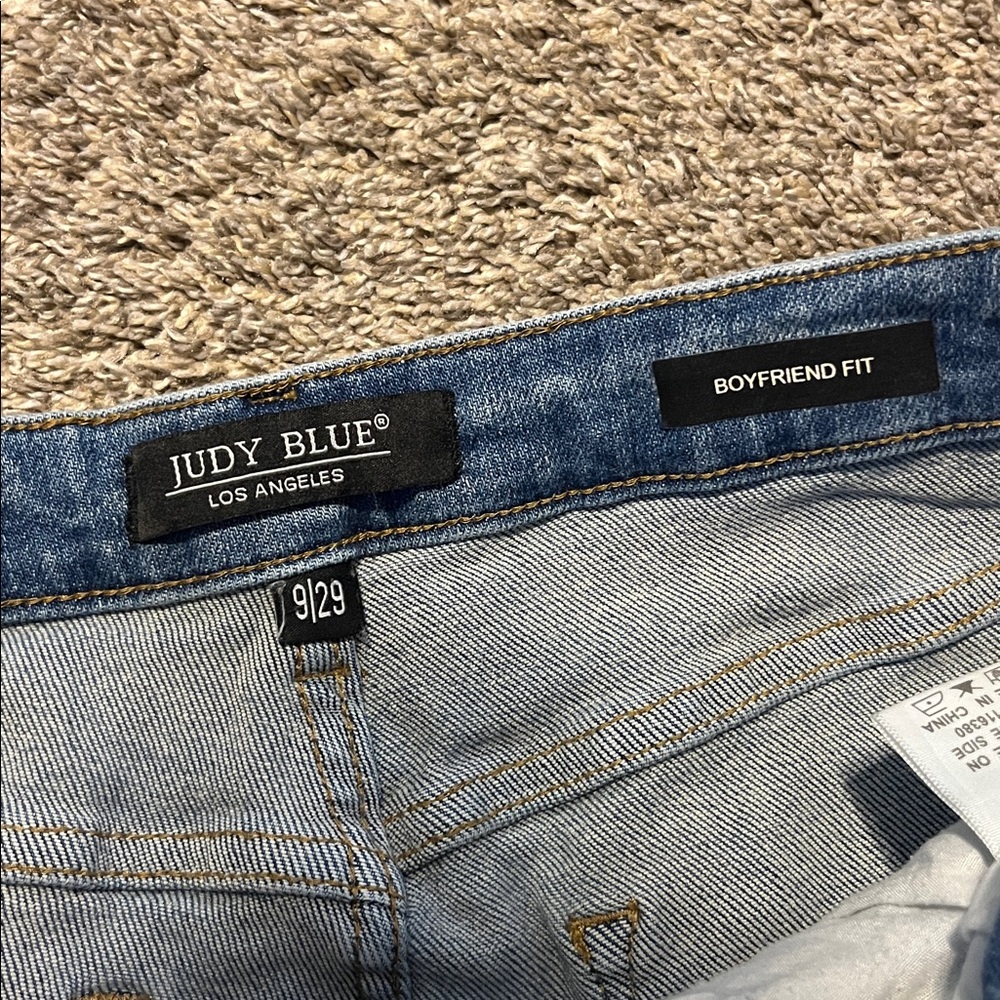 Judy Blue Women’s Boyfriend Fit High Rise Distressed Jeans Size 9/29 - Picture 4 of 7